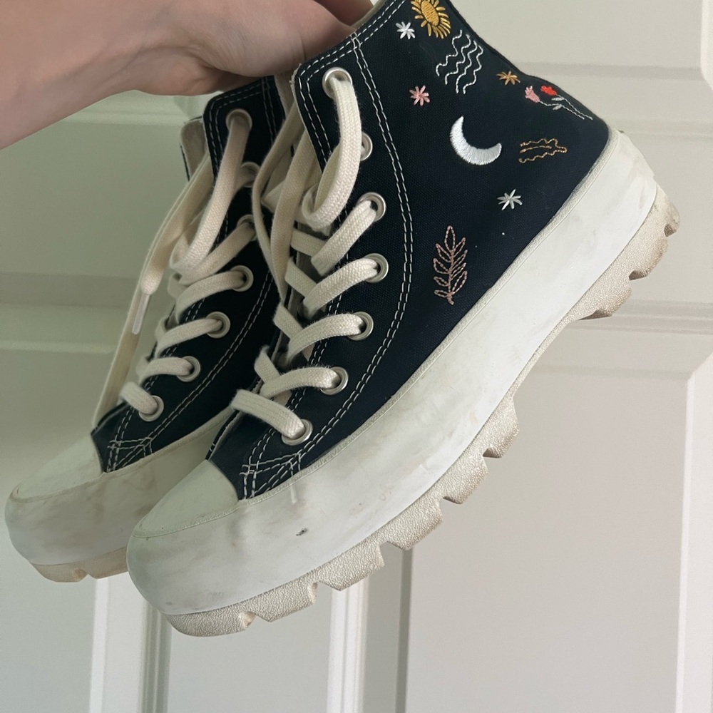 Embroidered Platform Converse All Star